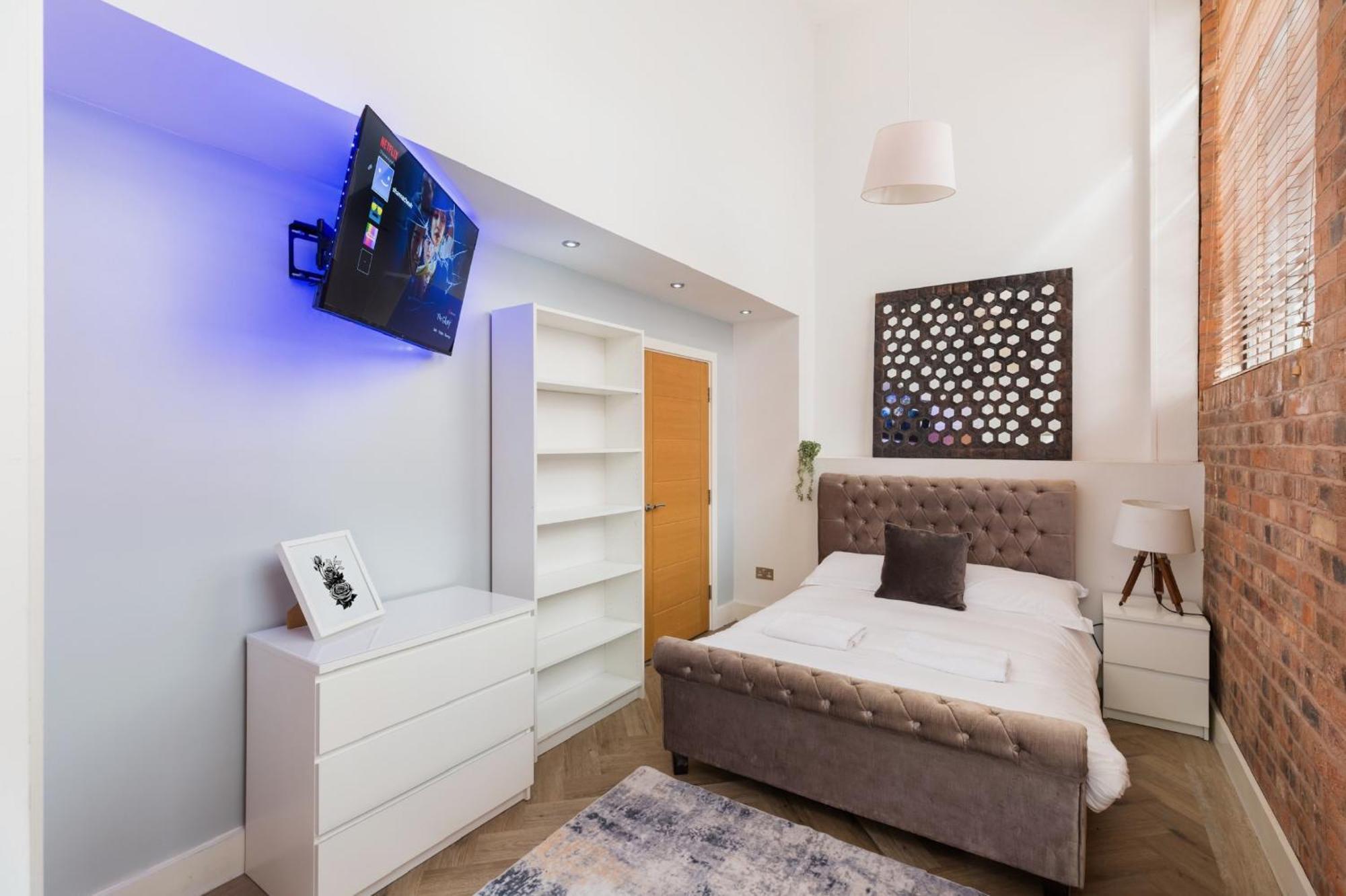 High End Luxury Townhouse In Jq, 4 Bedrooms, Flat Screen Tv In All Rooms, Free Parking, Near Birmingham City Centre Deposit Required Eksteriør bilde