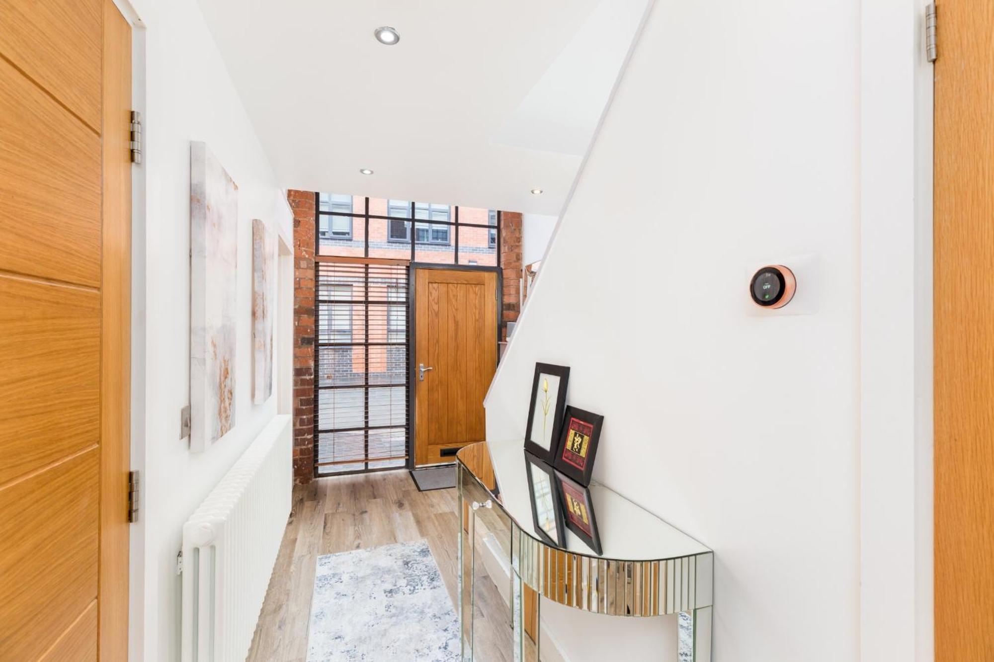 High End Luxury Townhouse In Jq, 4 Bedrooms, Flat Screen Tv In All Rooms, Free Parking, Near Birmingham City Centre Deposit Required Eksteriør bilde
