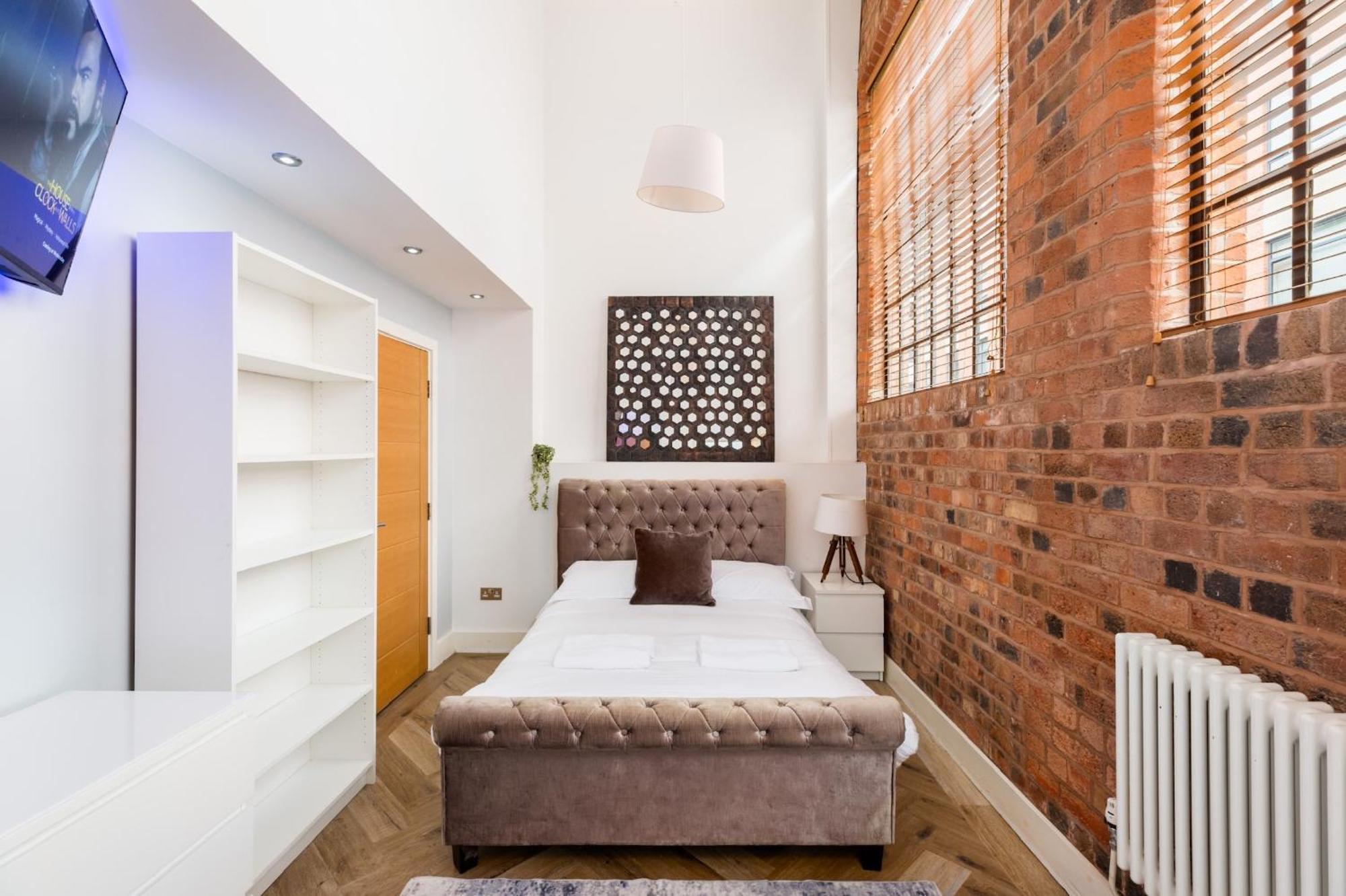 High End Luxury Townhouse In Jq, 4 Bedrooms, Flat Screen Tv In All Rooms, Free Parking, Near Birmingham City Centre Deposit Required Eksteriør bilde