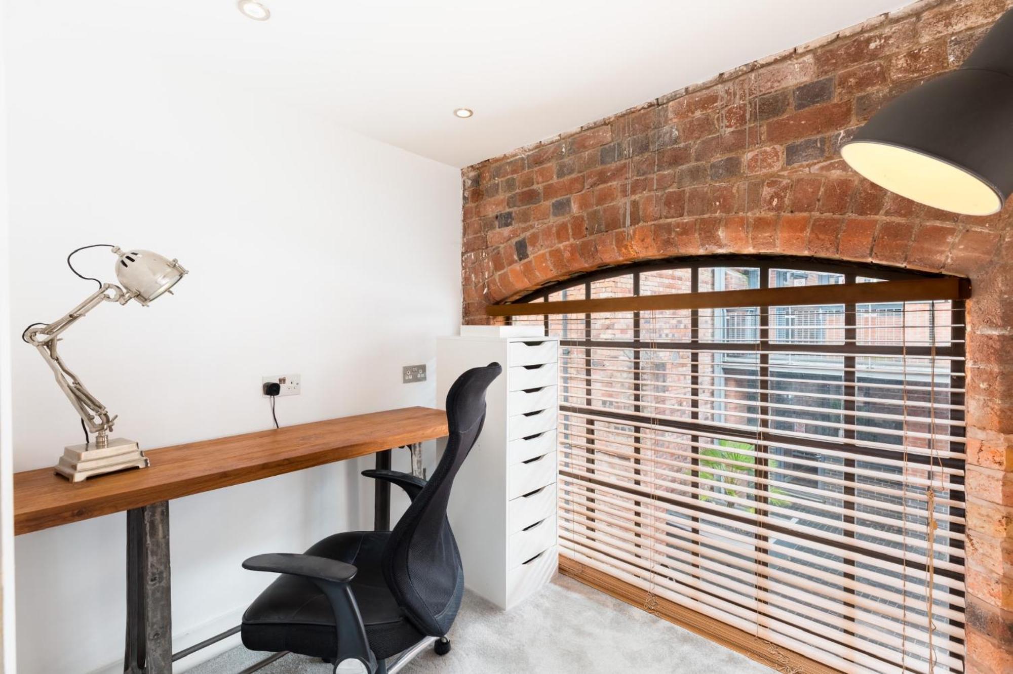 High End Luxury Townhouse In Jq, 4 Bedrooms, Flat Screen Tv In All Rooms, Free Parking, Near Birmingham City Centre Deposit Required Eksteriør bilde