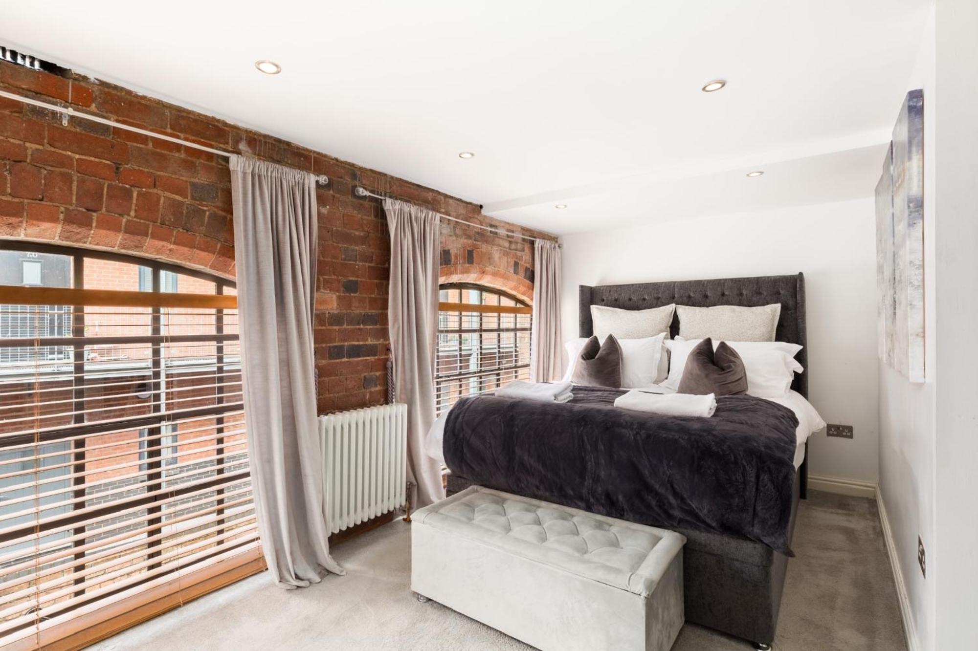 High End Luxury Townhouse In Jq, 4 Bedrooms, Flat Screen Tv In All Rooms, Free Parking, Near Birmingham City Centre Deposit Required Eksteriør bilde