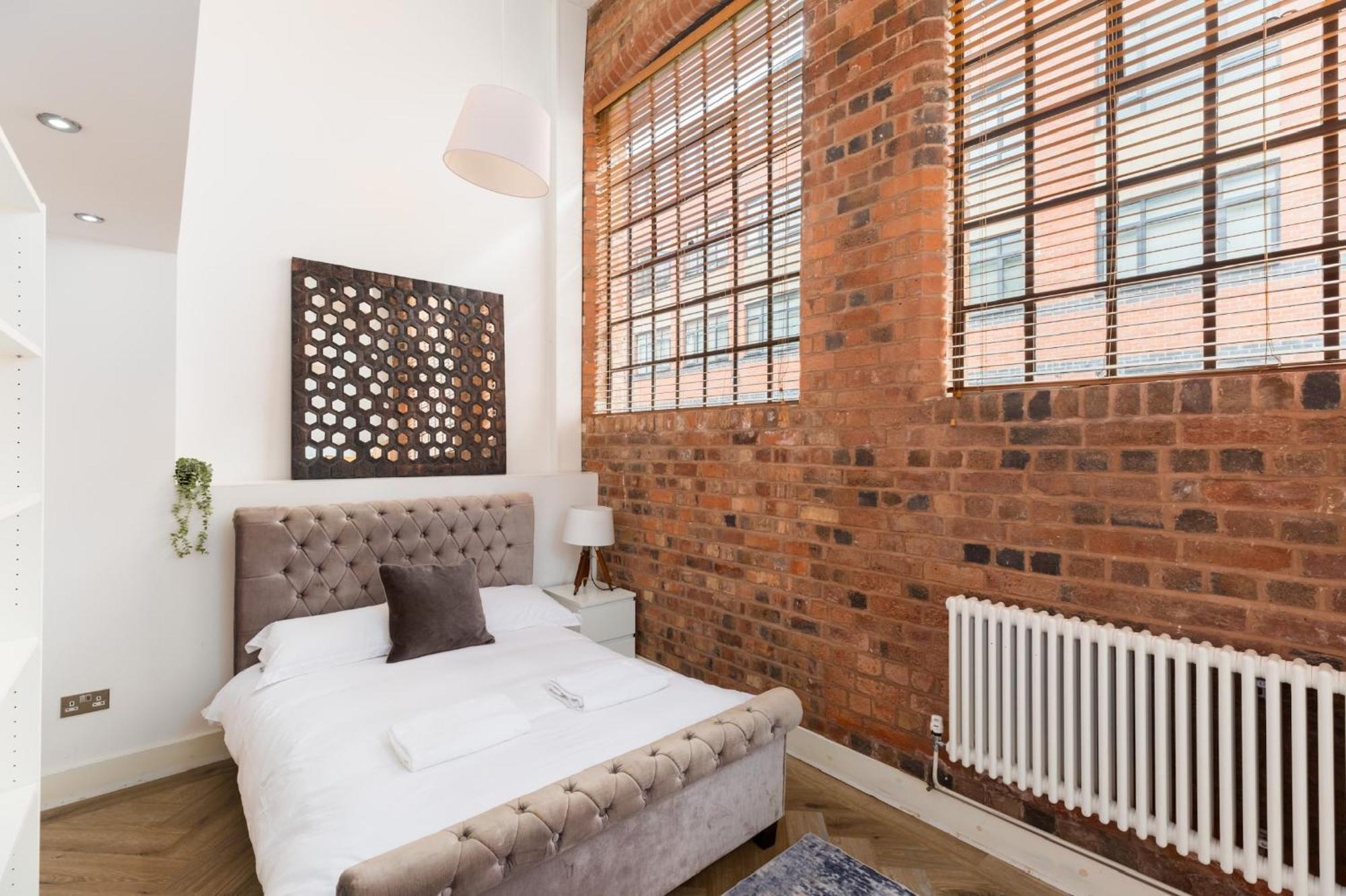 High End Luxury Townhouse In Jq, 4 Bedrooms, Flat Screen Tv In All Rooms, Free Parking, Near Birmingham City Centre Deposit Required Eksteriør bilde