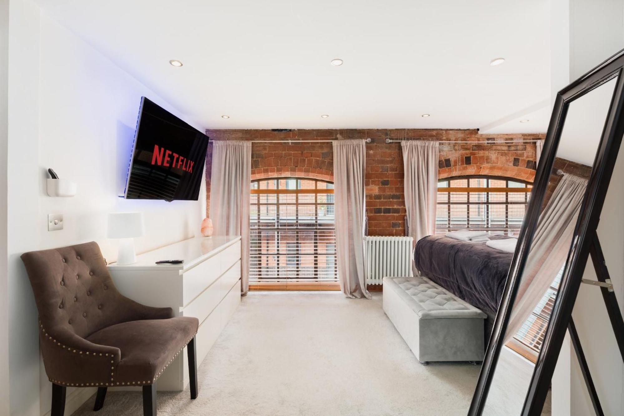 High End Luxury Townhouse In Jq, 4 Bedrooms, Flat Screen Tv In All Rooms, Free Parking, Near Birmingham City Centre Deposit Required Eksteriør bilde