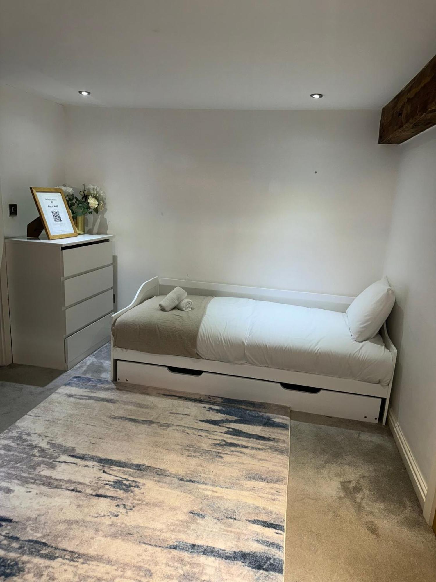 High End Luxury Townhouse In Jq, 4 Bedrooms, Flat Screen Tv In All Rooms, Free Parking, Near Birmingham City Centre Deposit Required Eksteriør bilde